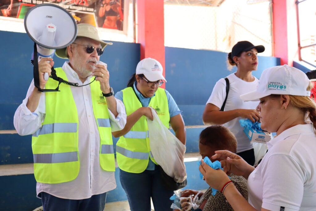 El ministro de Medio Ambiente y Recursos Naturales, Miguel Ceara Hatton,