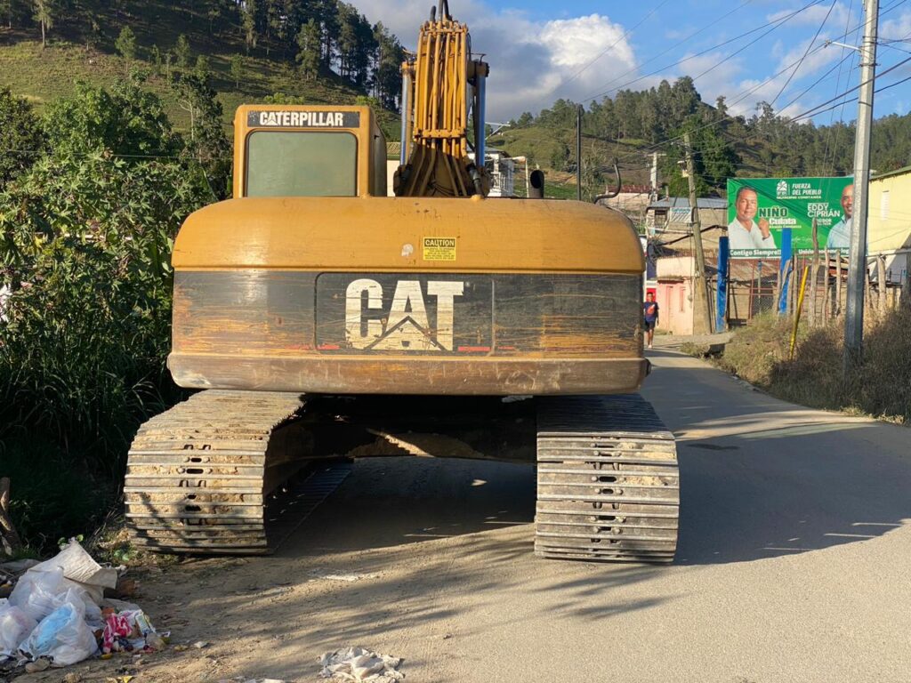 tractor para parlizar los trabajos de la culata Constanza