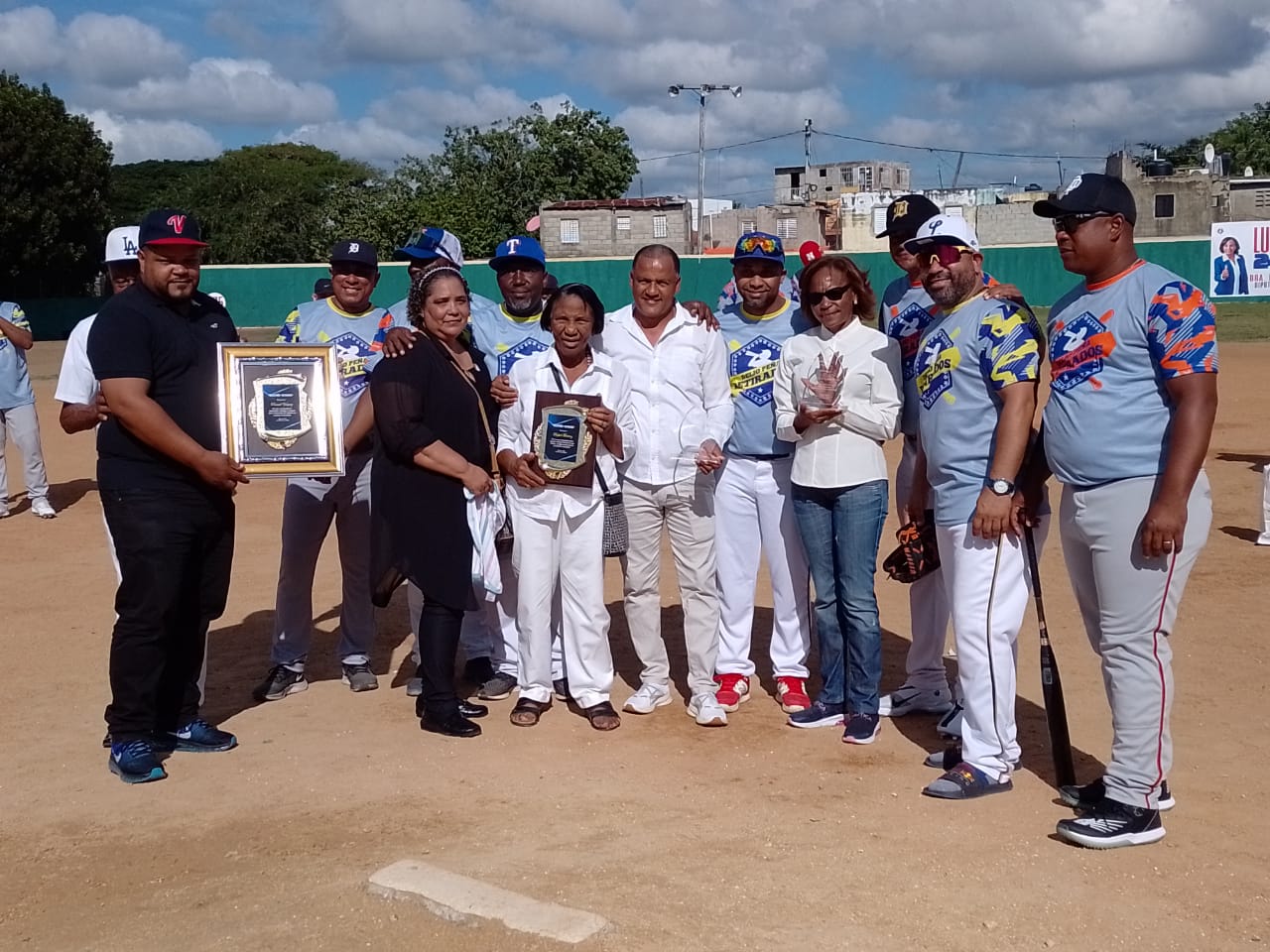 Delio Peña Retirados celebra su quinto Clásico de Softbol