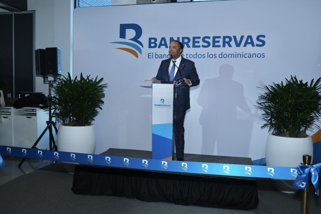 El administrador general de Banreservas, Samuel Pereyra,
durante la inauguración de la Feria Inmobiliaria Banreservas que se celebra este
fin de semana en Nueva York y Lawrence.