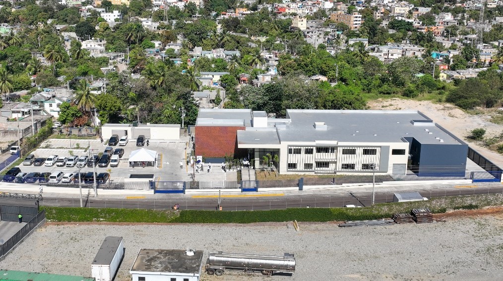vista aerea del edificio  construido por Refidomsa 