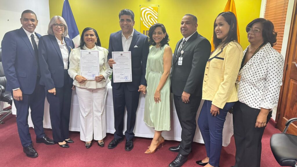 Dio Astacio en entrega de certificados y proclamación de nuevas autoridades municipales