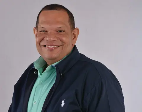 El actual alcalde de Santo Domingo Norte, Carlos Guzmán, en una foto de campana electoral 