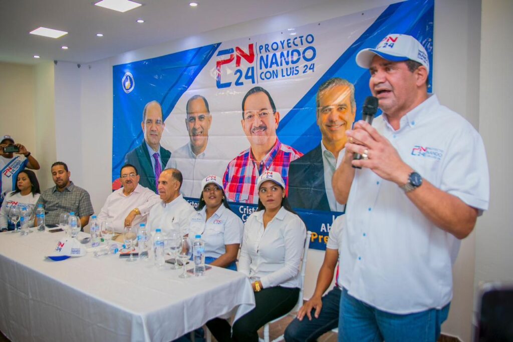 Fernando Paniagua (Nando) HABLA A LOS PRESENTES EN EL ACTO DE APOYO