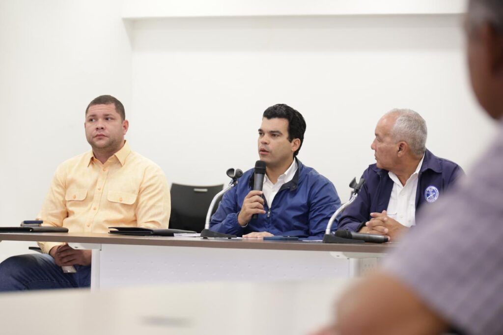 El director ejecutivo del Instituto Nacional de Aguas Potables y Alcantarillados (INAPA), Wellington Arnaud, activó este lunes su comité de emergencia