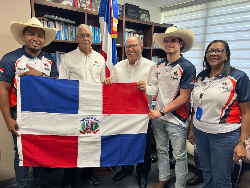 La delegación dominicana que participa en el XIV Mundial de Equitación de Caballos de Pasos, Confepaso 2024, participó la tarde de este lunes