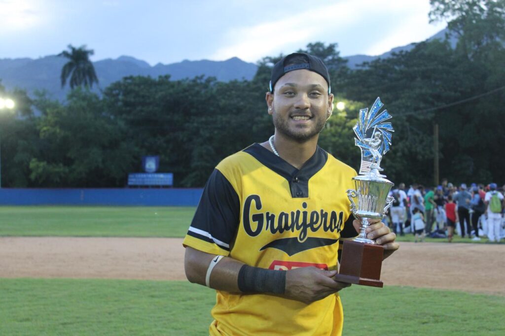 La edición XV de Liga Nacional de Béisbol de Verano de la República Dominicana continuará su definición a partir de este viernes 30 de agostoLos Bravos de La Vega