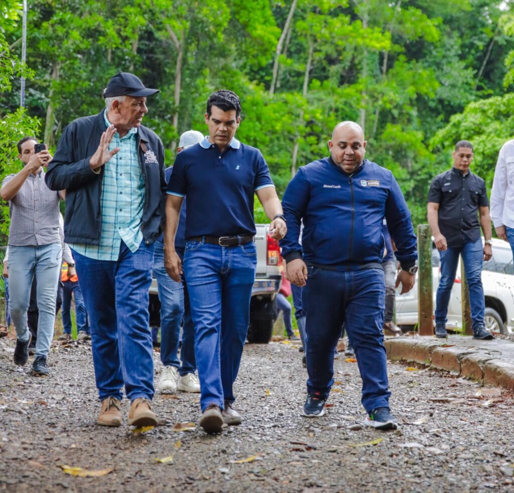 El director ejecutivo del Instituto Nacional de Aguas Potables y Alcantarillados (Inapa), Wellington Arnaud, visitó la provincia 