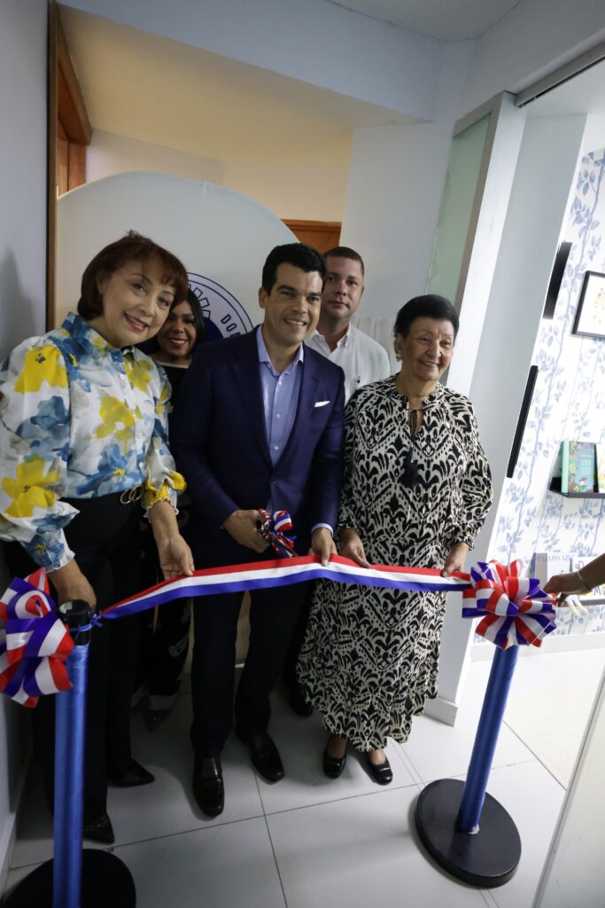 El director ejecutivo del Instituto Nacional de Aguas Potables y Alcantarillados (INAPA), Wellington Arnaud, encabezó el acto de inauguración