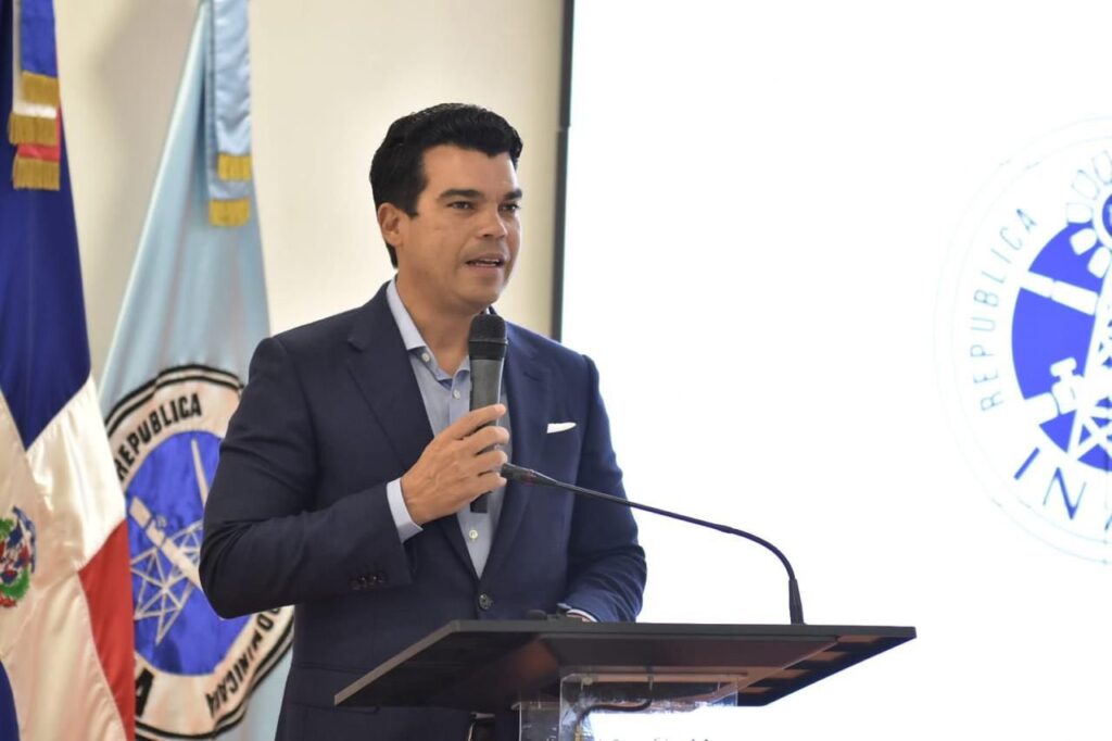 El director ejecutivo del Instituto Nacional de Aguas Potables y Alcantarillados (INAPA), Wellington Arnaud, encabezó el acto de inauguración