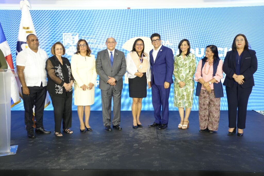 El Instituto Nacional de Formación Técnico Profesional (INFOTEP) y el Ayuntamiento de Santo Domingo Este (ASDE), certificaron a 967 munícipes