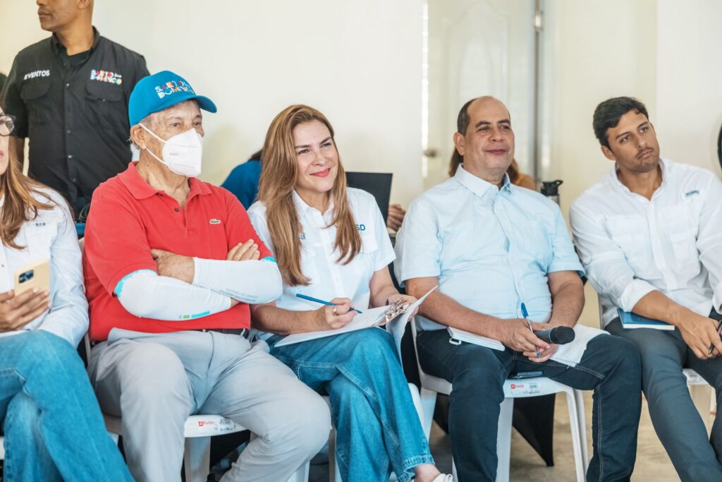 Al encabezar el programa La Alcaldía Llega a Ti en el sector Arroyo Manzano, la alcaldesa Carolina Mejía afirmó que la dignidad comienza