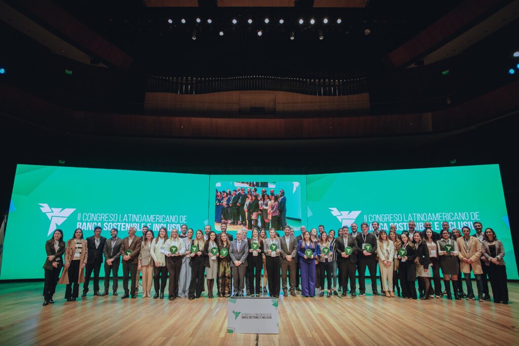 Participantes del II Congreso Latinoamericano de Banca
Sostenible e Inclusiva que realiza la Federación
Latinoamericana de Bancos (FELABAN) y la Asociación de
Bancos Públicos y Privados de la República Argentina
(ABAPPRA).