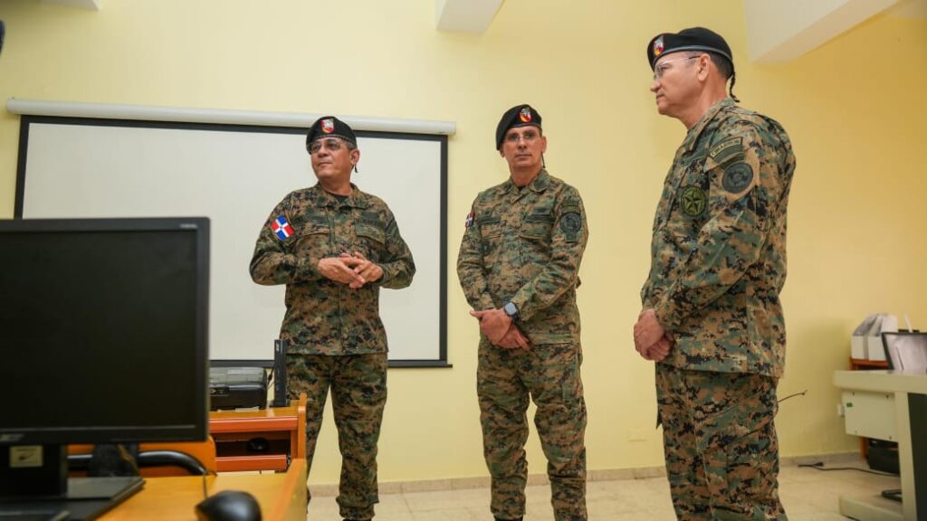 El Comandante General del Ejército de República Dominicana, Mayor General Jorge Iván Camino Pérez, realizó una visita a las instalaciones 