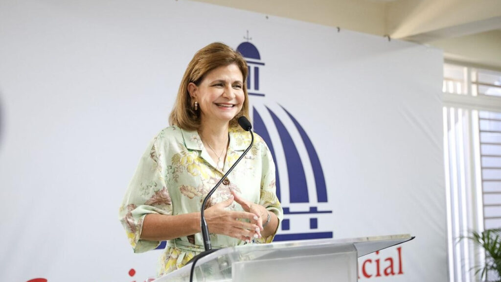 La vicepresidenta de la República, Raquel Peña, encabezó este viernes el acto de entrega del Club Acción Juvenil Quisqueyano (Cajuquis)