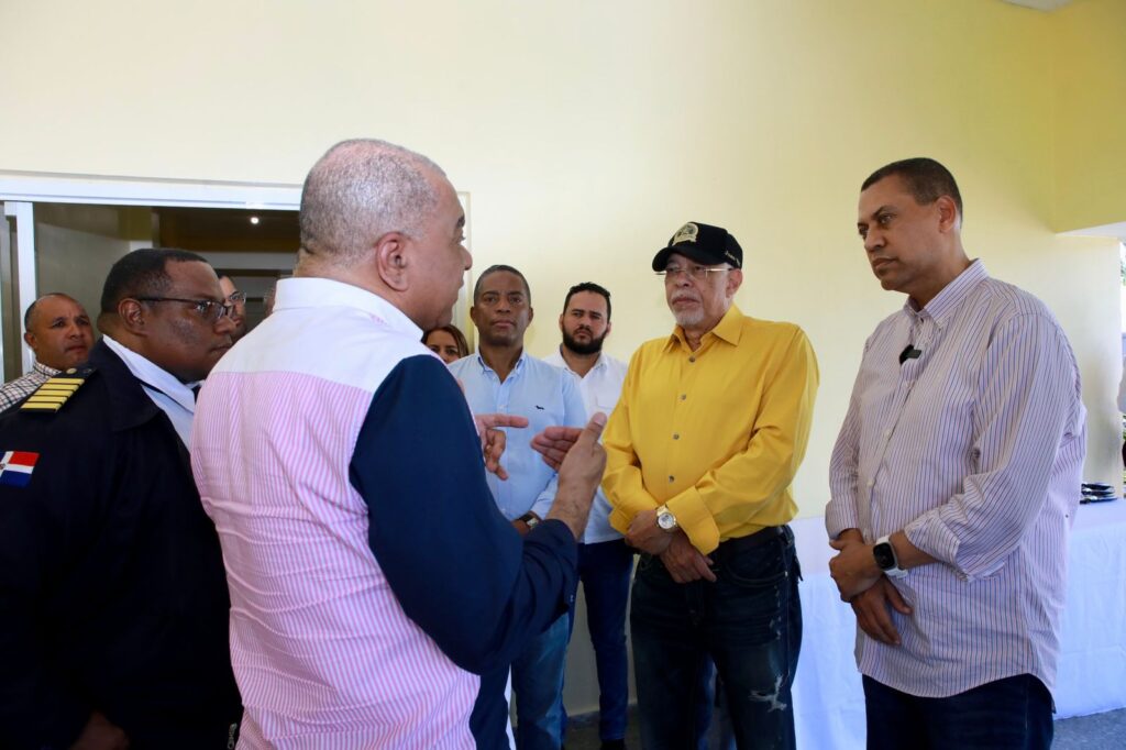 El presidente del Consejo Directivo del Instituto Dominicano de las Telecomunicaciones (Indotel), Guido Gómez Mazara, realizó un recorrido