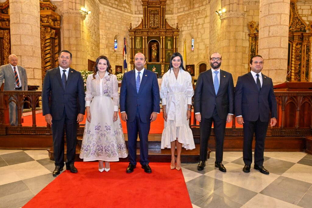 Con una misa de acción de gracias en la Catedral Primada de América, el Banco deReservas celebró sus 83 años de fundado con grandes