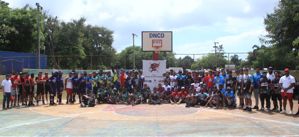 quedó inaugurado este domingo en el Club Los Trinitarios el campeonato anual de la Liga Dominicana de Vitilla (LIDOVI),