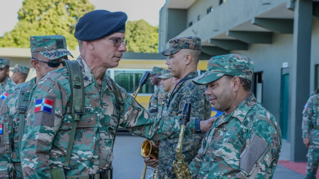 En el marco de la última reunión del Consejo de Seguridad y Defensa Nacional, el Comandante General del Ejército,