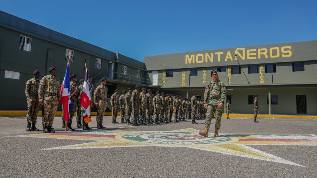 En el marco de la última reunión del Consejo de Seguridad y Defensa Nacional, el Comandante General del Ejército,