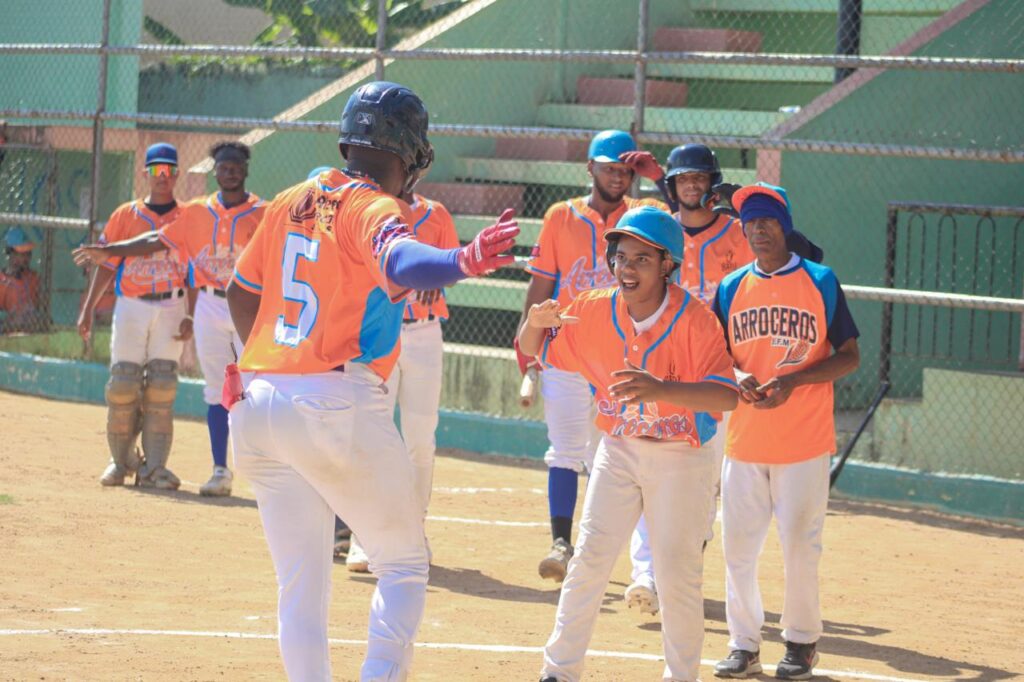 Los Arroceros de San Francisco de Macorís y los Granjeros de Moca continuarán este jueves la Serie Final de la edición número XV