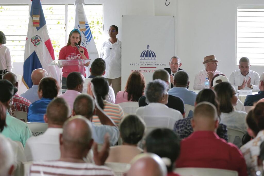 para combatir la inseguridad, mediante la colaboración entre las comunidades y las autoridades, fue presentado el primer Comité de Seguridad