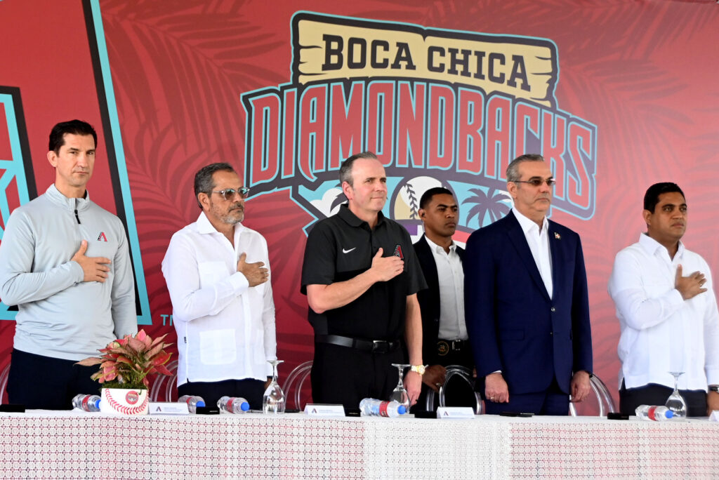 Con la presencia del presidente Luis Abinader, la organización de Grandes Ligas, Arizona Diamondbacks, inauguró este lunes 18 de noviembre del presente año su nuevo complejo en Las Américas, en la comunidad de Boca Chica.