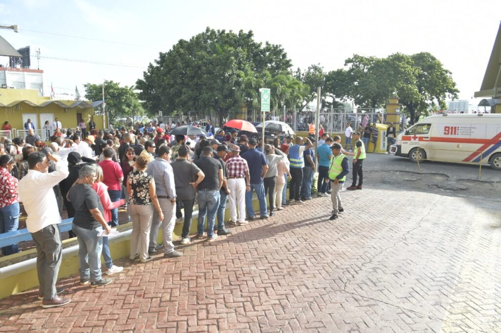 La Junta Central Electoral (JCE) informó que evacuó en tiempo récord al personal de la sede central tras la simulación de una emergencia