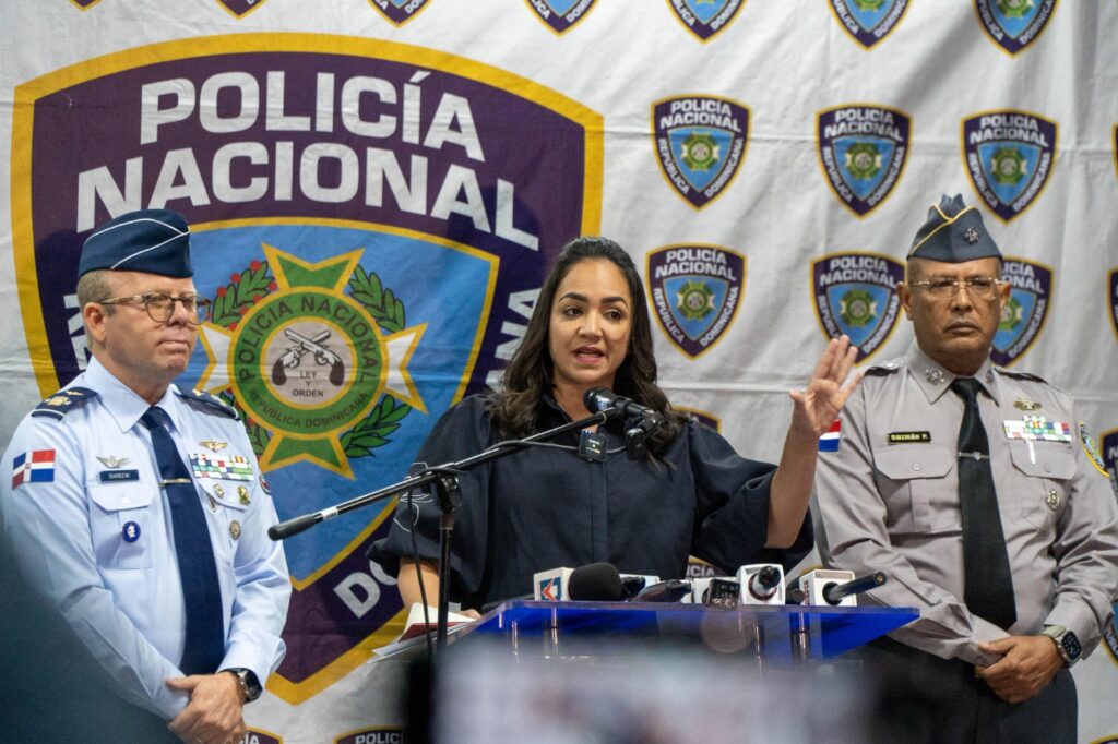 La ministra de Interior y Policía, Faride Raful expresó que con las detenciones de 11 agentes de la Policía Nacional, implicados en la presunta sustracción de más de 900,000 proyectiles de la Intendencia de Armas, se ha roto un sistema de impunidad que ha causado una justificada indignación colectiva.