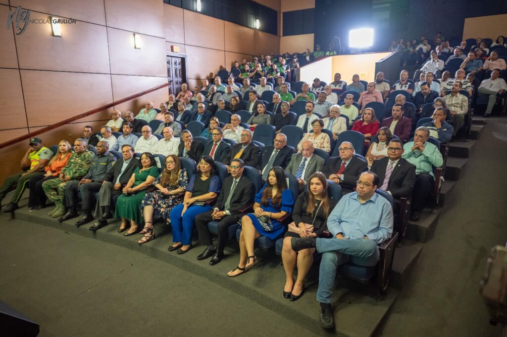 El Grupo de Amigos La Peñita celebró un evento especial en el Teatro Don Bosco para rendir homenaje a Don Pablo Grullón, un visionario