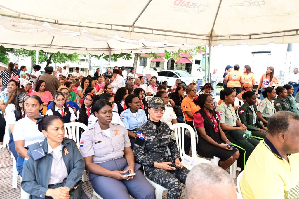 En un acto conjunto, la Alcaldía de Santo Domingo Oeste, el Área 7 de Salud y el Ministerio de Deportes conmemoraron 