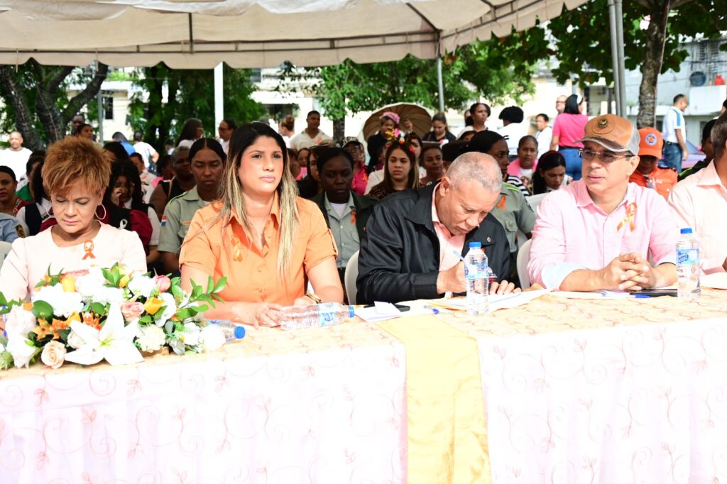 En un acto conjunto, la Alcaldía de Santo Domingo Oeste, el Área 7 de Salud y el Ministerio de Deportes conmemoraron 