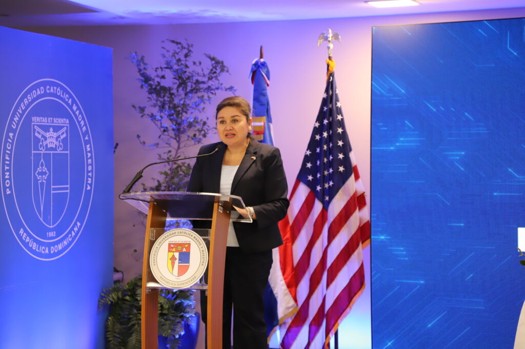 La Pontificia Universidad Católica Madre y Maestra (PUCMM) y la Embajada de los Estados Unidos en la República Dominicana lanzaron