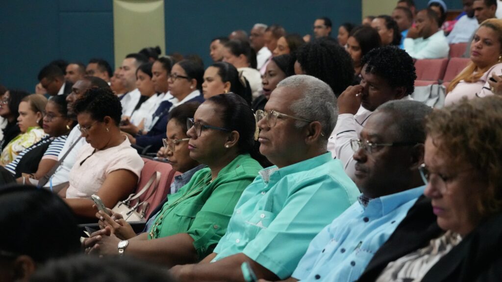 El Instituto Dominicano de Evaluación e Investigación de la Calidad Educativa (Ideice) celebró en Santiago el primer Precongreso Regional de Evaluación e Investigación Educativa (PREIE 2025), un espacio en el que se socializaron más de 30 investigaciones sobre el sector educativo y que reunió a autoridades académicas y educativas de la región Norte.