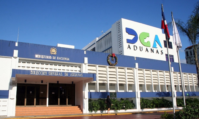 La Dirección General de Aduanas (DGA) y la Embajada de Estados Unidos en el país anuncian el operativo de entrevistas donde los viajeros dominicanos que ya cuentan con una aprobación condicional podrán completar su estatus de Global Entry, el mismo se realizará en la sede de la DGA, los días 24, 25 y 26 de junio.
