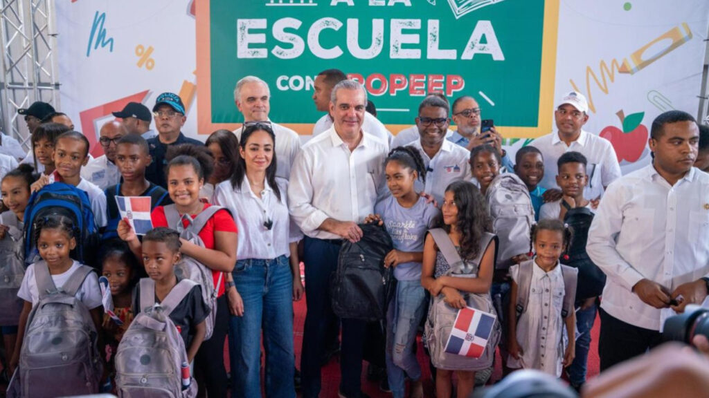  Con el objetivo de seguir ampliando la infraestructura educativa en beneficio de los estudiantes del país, el presidente Luis Abinader inaugurará este viernes