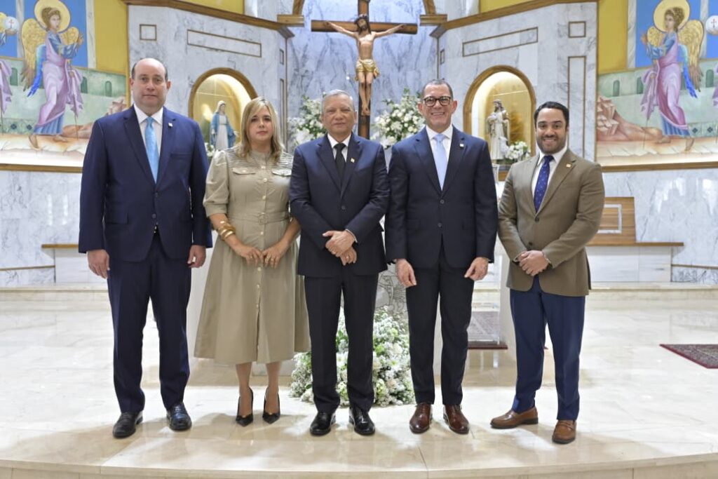 La Administradora de Riesgos de Salud ARS Reservas celebró una Misa de Acción de
Gracias en la parroquia El Buen Pastor, del Distrito Nacional, con motivo de su
vigésimo tercer aniversario.