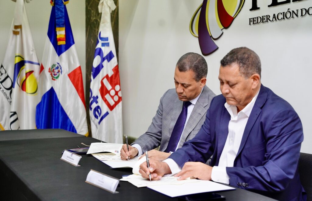 El Instituto Dominicano de las Telecomunicaciones (INDOTEL) y la Federación Dominicana de Municipios (Fedomu) firmaron un acuerdo de colaboración para promover la educación municipal sobre telecomunicaciones, gestión de infraestructura y la importancia del acceso a la conectividad a internet para reducir la brecha digital en el país.