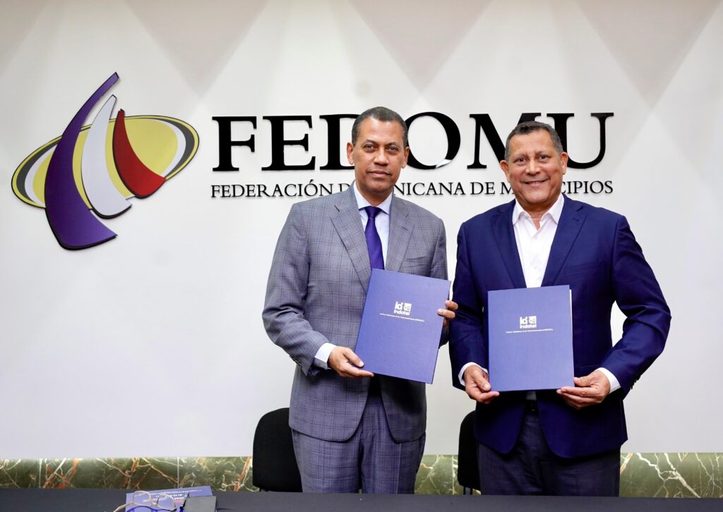 El Instituto Dominicano de las Telecomunicaciones (INDOTEL) y la Federación Dominicana de Municipios (Fedomu) firmaron un acuerdo de colaboración para promover la educación municipal sobre telecomunicaciones, gestión de infraestructura y la importancia del acceso a la conectividad a internet para reducir la brecha digital en el país.