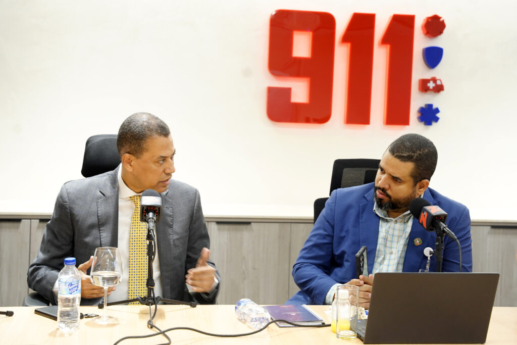 En un esfuerzo interinstitucional, la vicepresidenta de la República Raquel Peña, junto al titular del Consejo Directivo del Instituto Dominicano de las Telecomunicaciones (INDOTEL), Guido Gómez Mazara, encabezó la primera prueba técnica del Sistema Nacional de