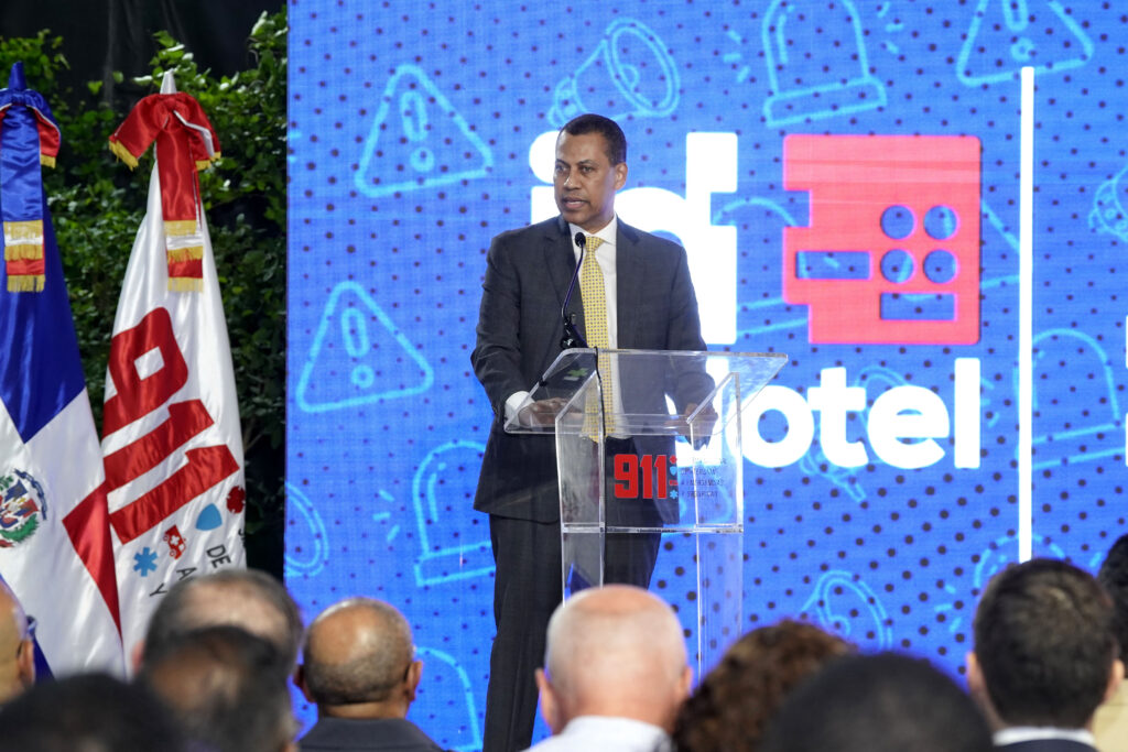 En un esfuerzo interinstitucional, la vicepresidenta de la República Raquel Peña, junto al titular del Consejo Directivo del Instituto Dominicano de las Telecomunicaciones (INDOTEL), Guido Gómez Mazara, encabezó la primera prueba técnica del Sistema Nacional de