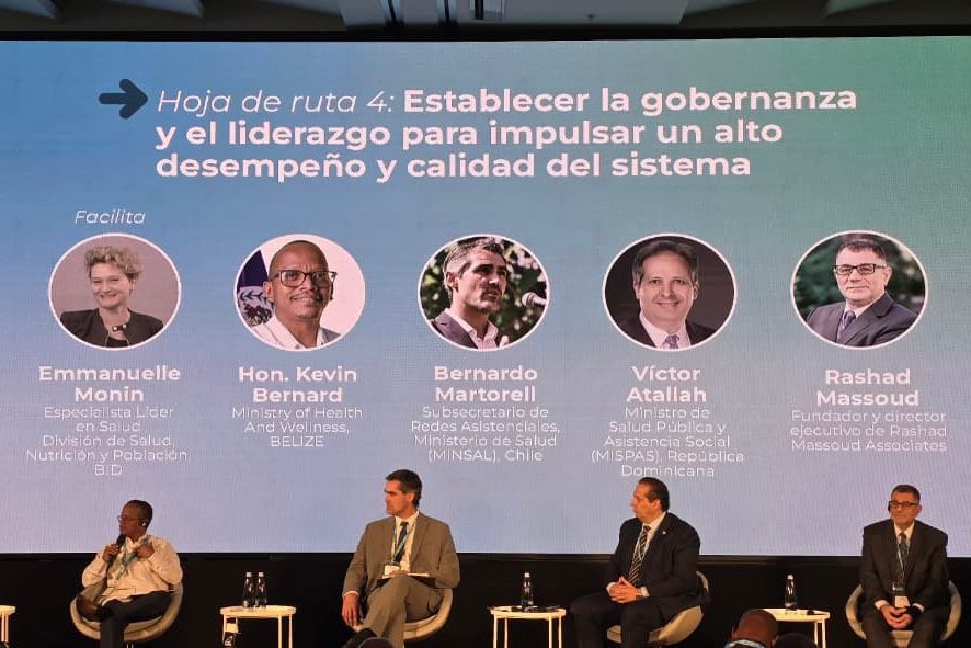 Víctor Atallah, ministro de Salud Pública, resaltó que la participación de la ciudadanía y la inclusión de las comunidades son pilares esenciales para el fortalecimiento de la gobernanza en el sector salud.