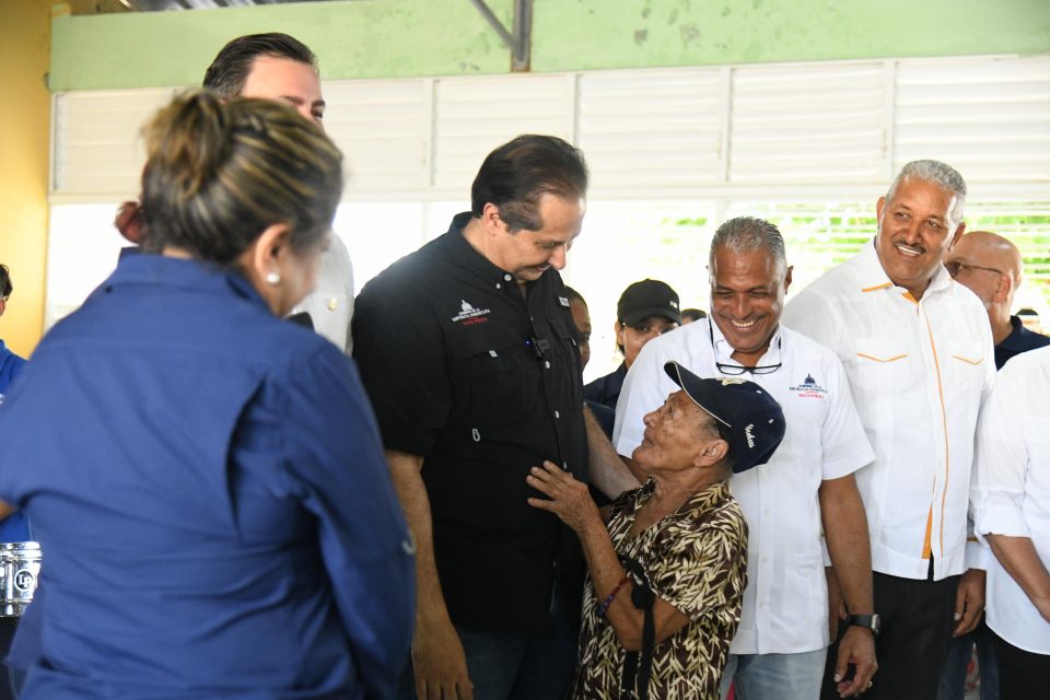 Durante dos días, el Ministerio de Salud realizó la jornada médica “Más Salud y Bienestar” en la provincia de San José de Ocoa, donde se brindó atención médica gratuita a 2,007 personas, quienes también recibieron medicamentos y se realizaron diversas pruebas médicas.