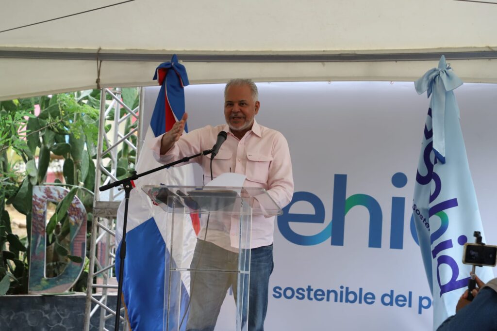  La Empresa de Generación Hidroeléctrica Dominicana (EGEHID) entregó reconstruida y asfaltada la carretera El Flaire-Yerba de Culebra, en el municipio de Sabana Iglesia, provincia de Santiago, una obra de alto impacto para la población, que de inmediato percibe una mejoría de la calidad de vida.