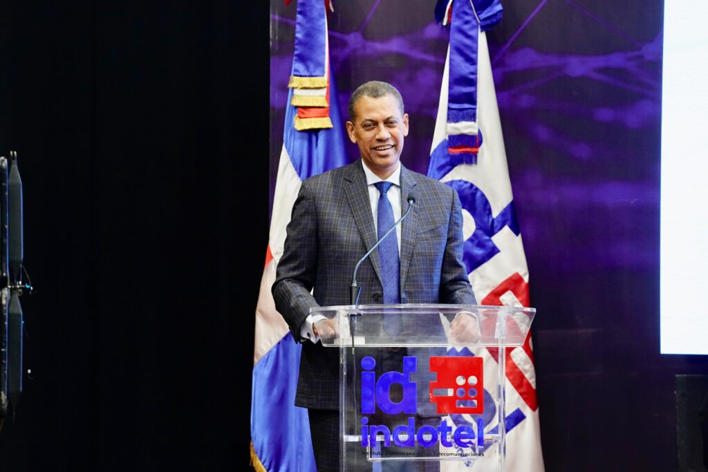 Como parte de la celebración de Mes de la Ciberseguridad, el Instituto Dominicano de las Telecomunicaciones (INDOTEL), junto al Centro Nacional de Ciberseguridad (CNCS) y la Asociación de Bancos Comerciales (ABA), realizó el lanzamiento del programa Vincula LAC, una iniciativa que habilita 3 mil becas de formación y certificación gratuitas en áreas estratégicas de la ciberseguridad. 