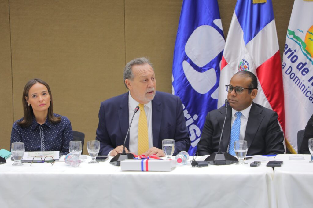 La Comisión Permanente de Turismo de la Cámara de Diputados sostuvo este jueves un encuentro con expertos de ONU-Turismo donde se le dio seguimiento a la formulación de la Estrategia de Política Nacional de Turismo Sostenible que desarrolla el Gobierno dominicano.