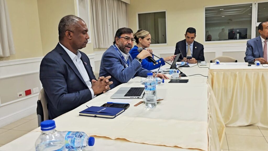 El Instituto Nacional de Recursos Hidráulicos (INDRHI) afirmó que la laguna Rincón es un patrimonio natural del Estado que debe ser protegido y conservado, por lo cual, junto al Ministerio de Medio Ambiente y Recursos Naturales, está comprometido con su conservación de forma sostenible.