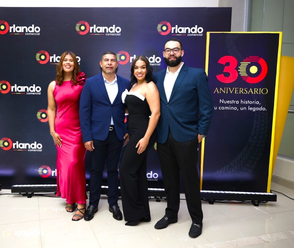Con una emotiva ceremonia cargada de historia y reconocimiento, Orlando Comercial, empresa líder en la distribución de motocicletas y soluciones de movilidad en República Dominicana, celebró su 30 aniversario, marcando tres décadas de innovación, confianza y compromiso con sus clientes y aliados.