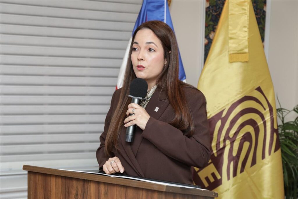 Una comisión de la Junta Central Electoral (JCE) recibió desde el viernes las propuestas de aspirantes a miembros para conformar las Oficinas de Coordinación de Logística Electoral en el Exterior (OCLEE) de cara al proceso electoral del 2028, iniciando la jornada en Filadelfia y Washington.