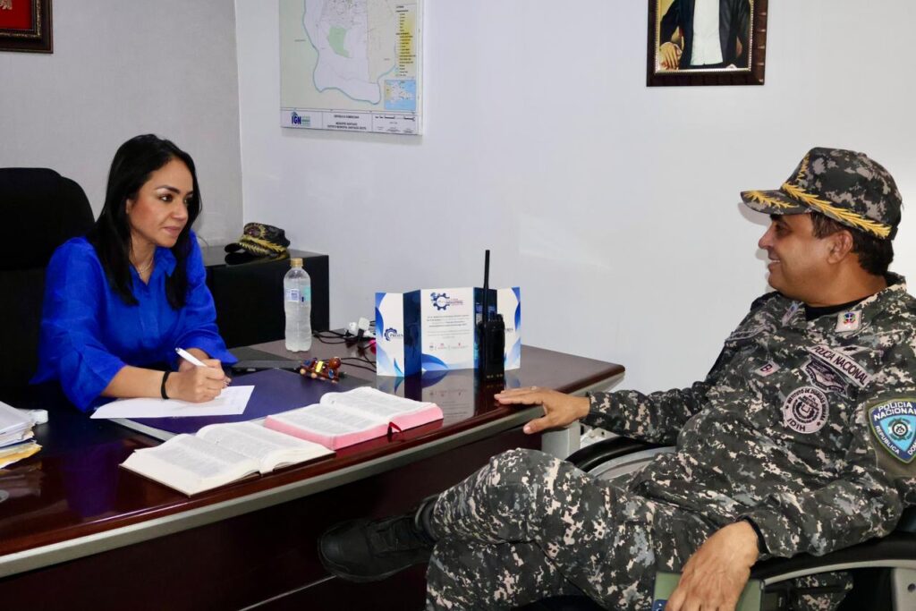 La ministra de Interior y Policía, Faride Raful, supervisó y monitoreó en la ciudad de Santiago las acciones tomadas en el marco del operativo Garantía de Paz 2.0 en la provincia de Santiago, como parte de los esfuerzos del Gobierno por fortalecer la seguridad ciudadana.